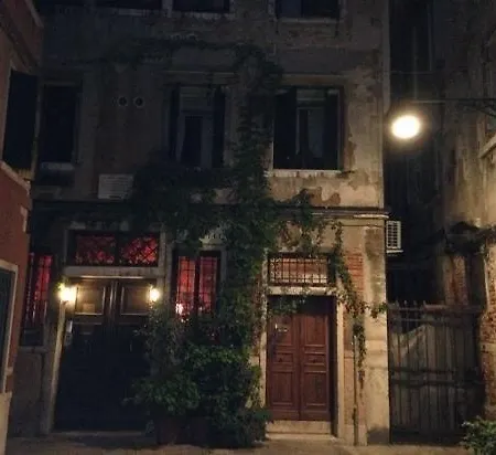 Palazzo Eugenia - Minelli Bed and Breakfast 3*