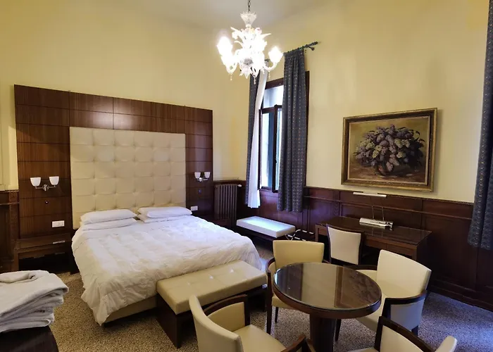 Palazzo Eugenia - Minelli Bed & Breakfast 3*